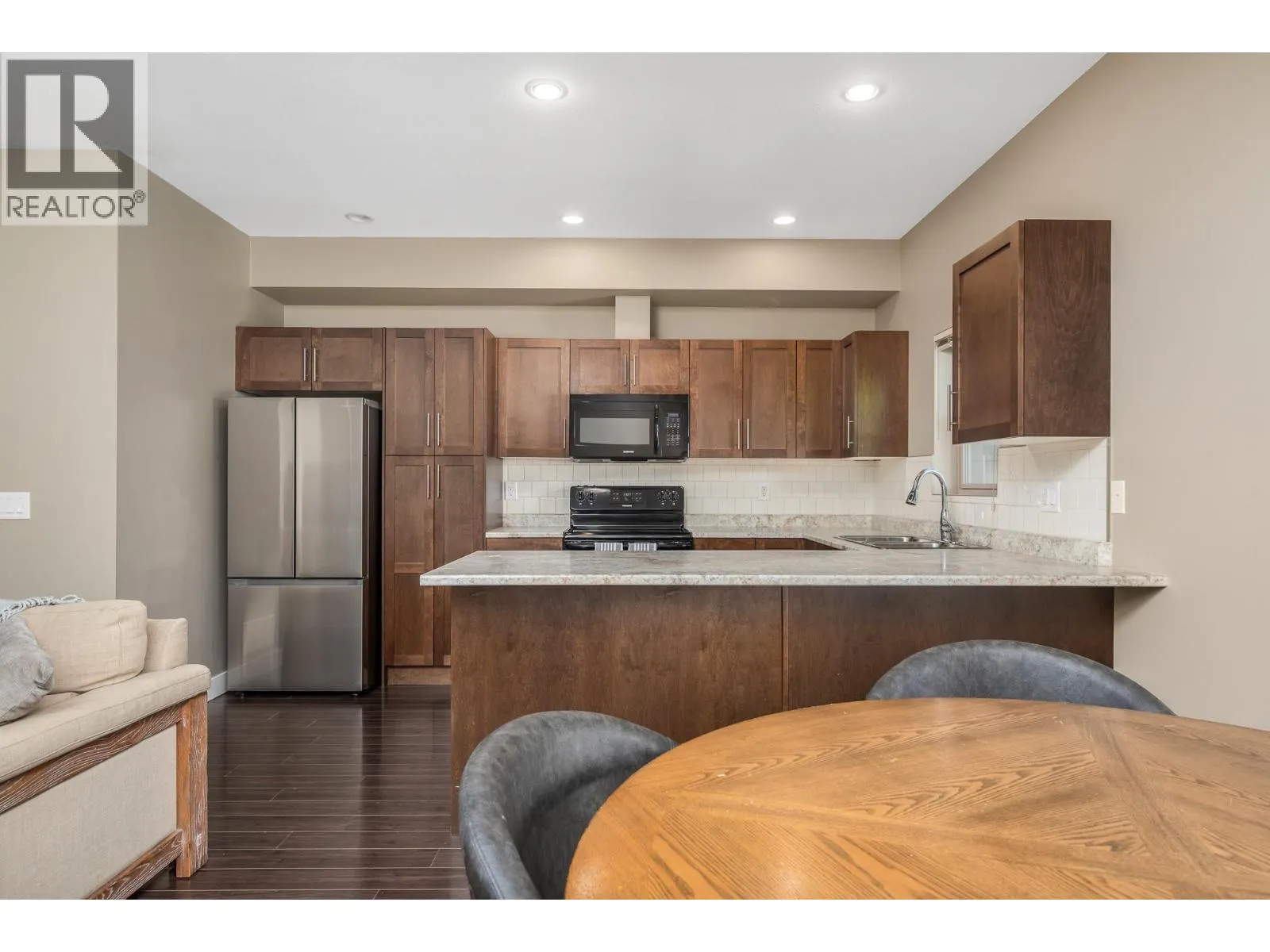 1703 43 Avenue Unit# 2