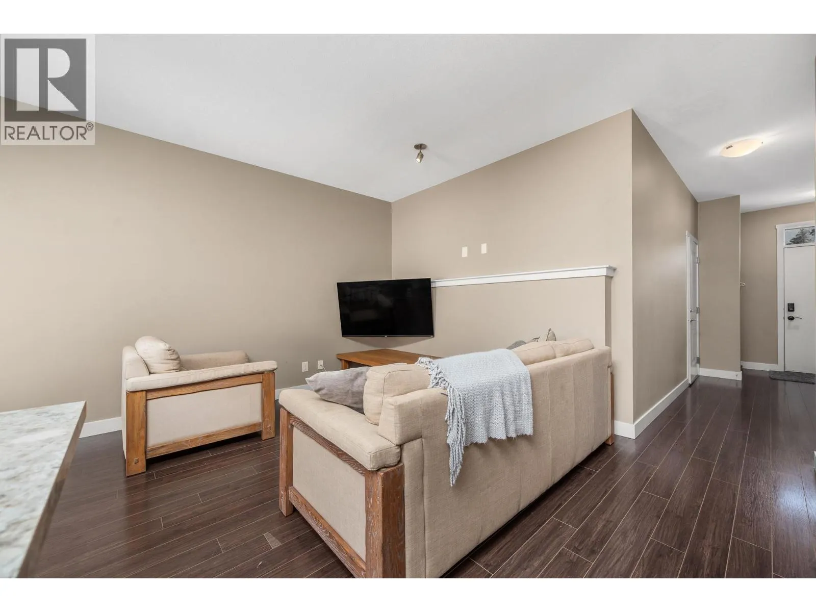 1703 43 Avenue Unit# 2