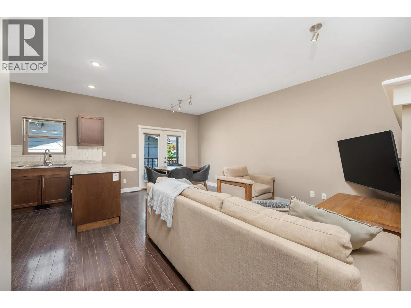 1703 43 Avenue Unit# 2