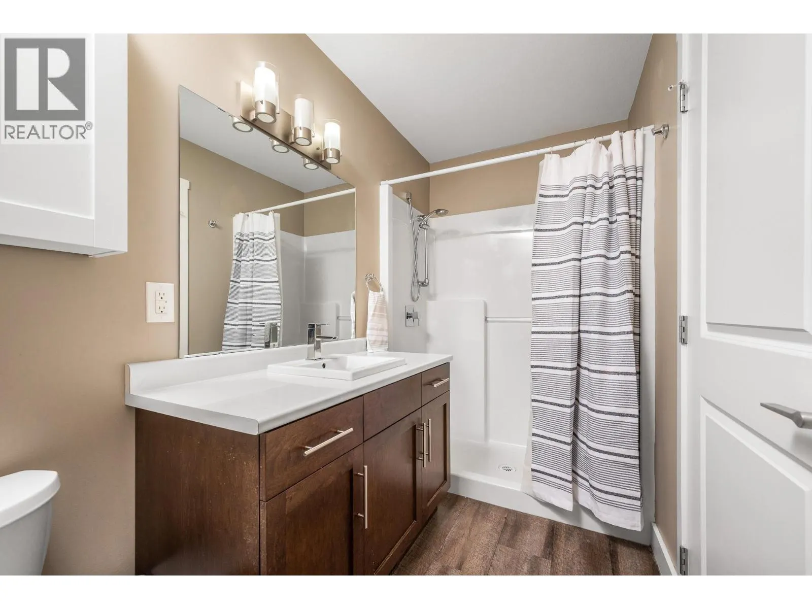 1703 43 Avenue Unit# 2