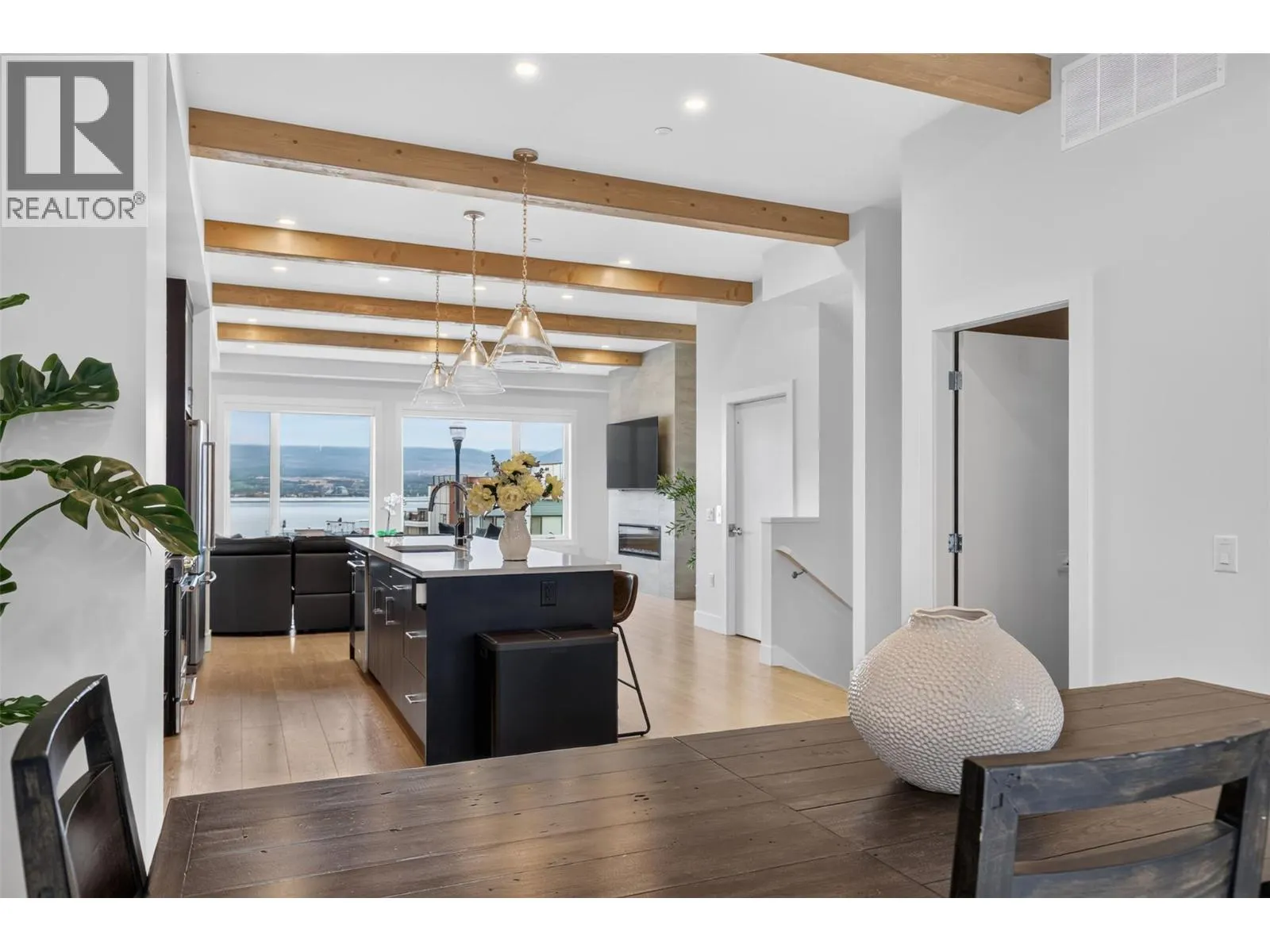 2100 Campbell Place Unit# 103