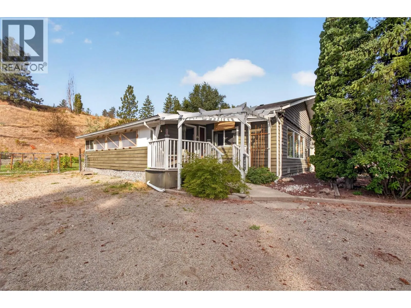 8008 Victoria Road