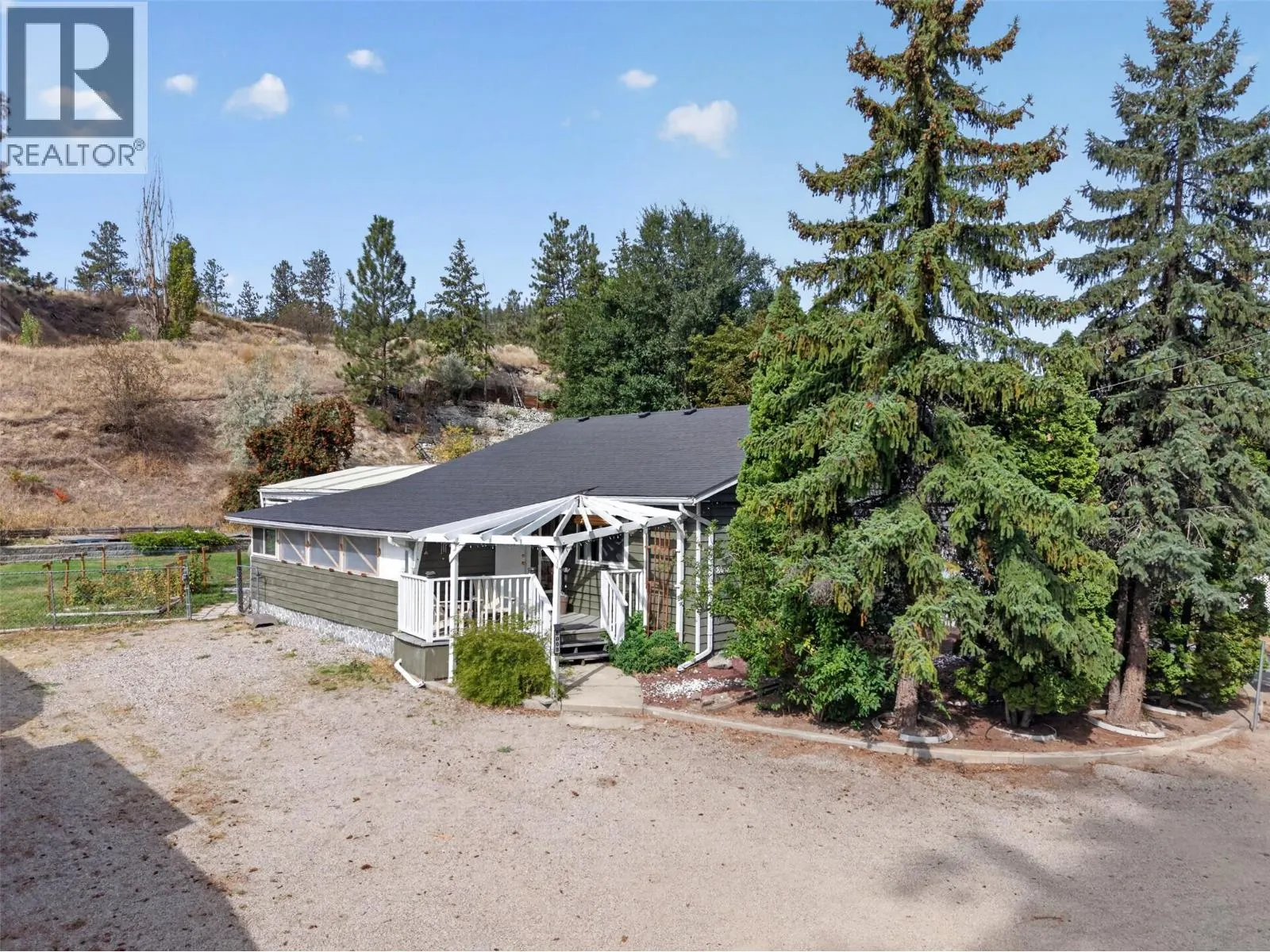 8008 Victoria Road