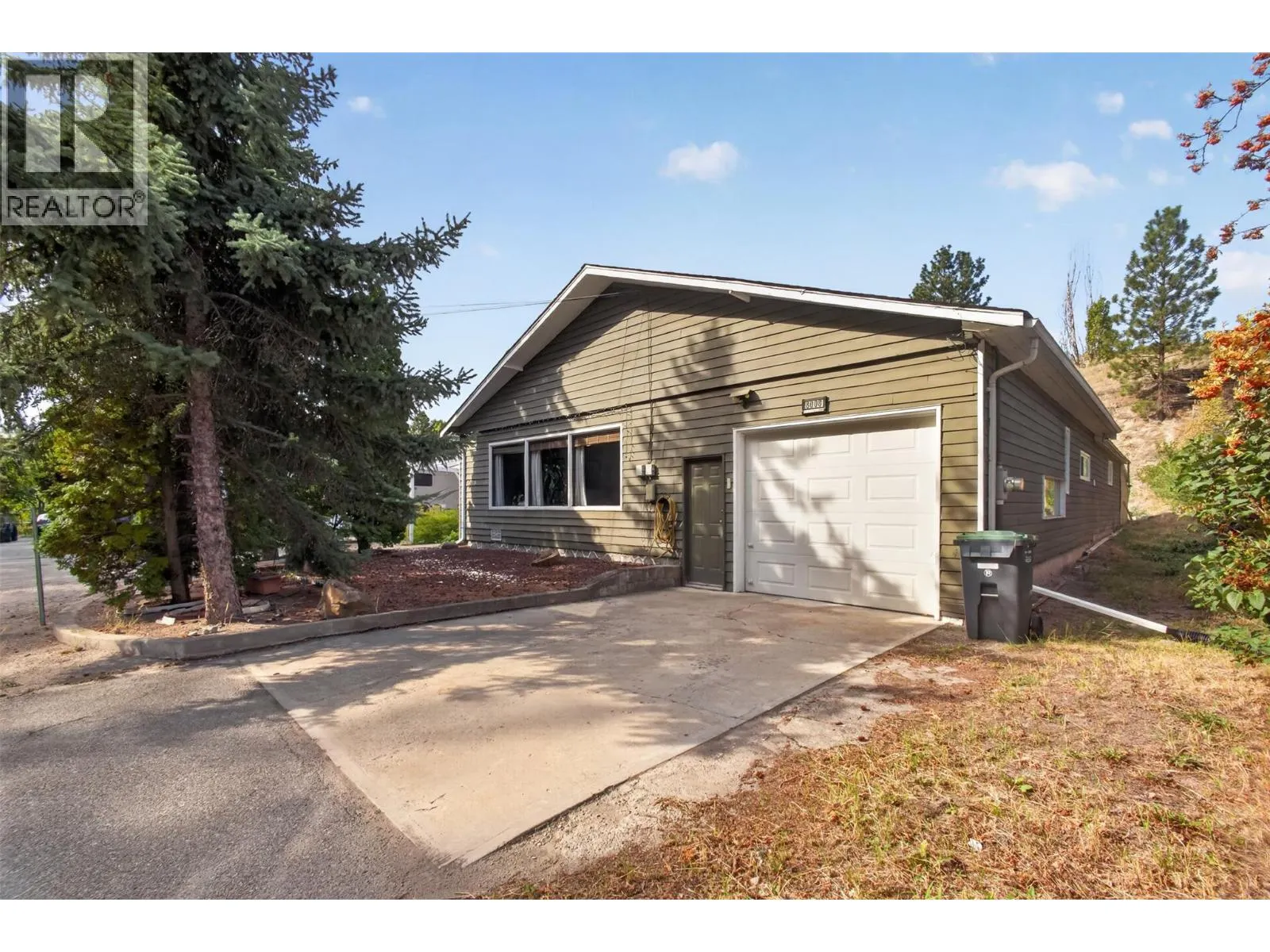8008 Victoria Road