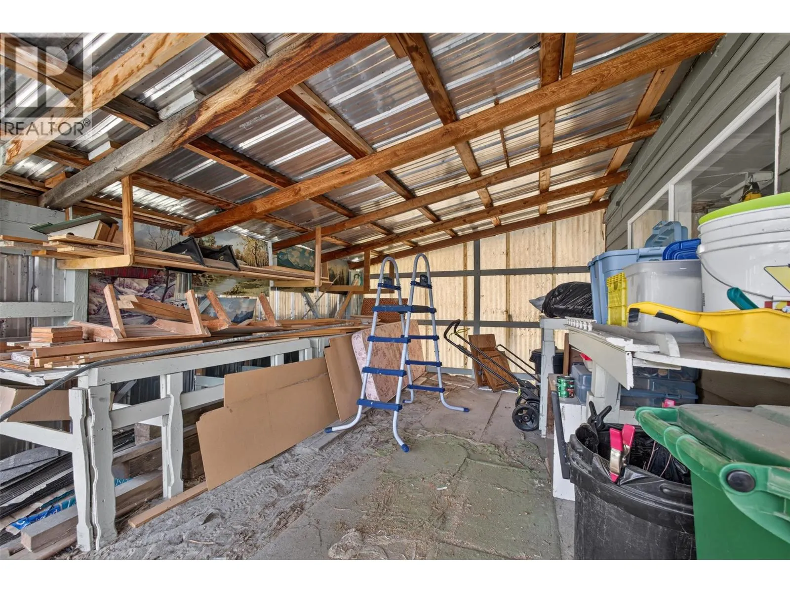 8008 Victoria Road