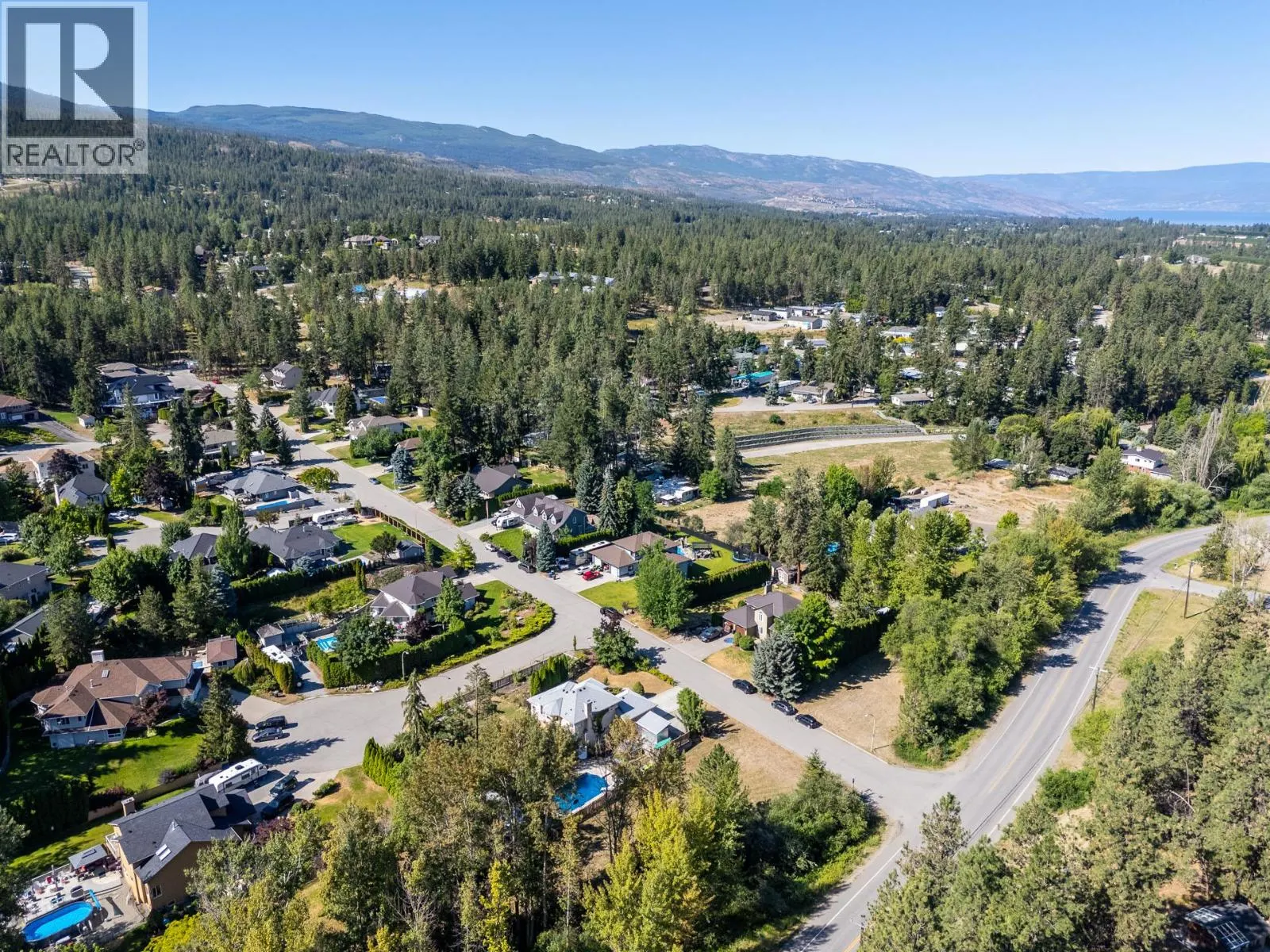 4015 Mahonia Drive