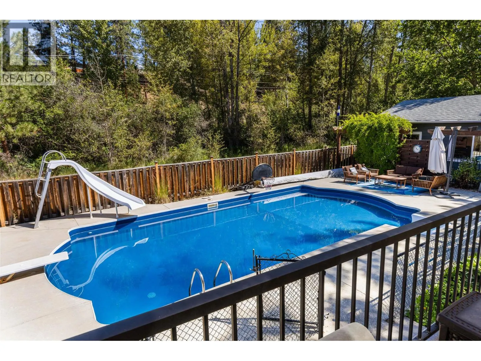 4015 Mahonia Drive