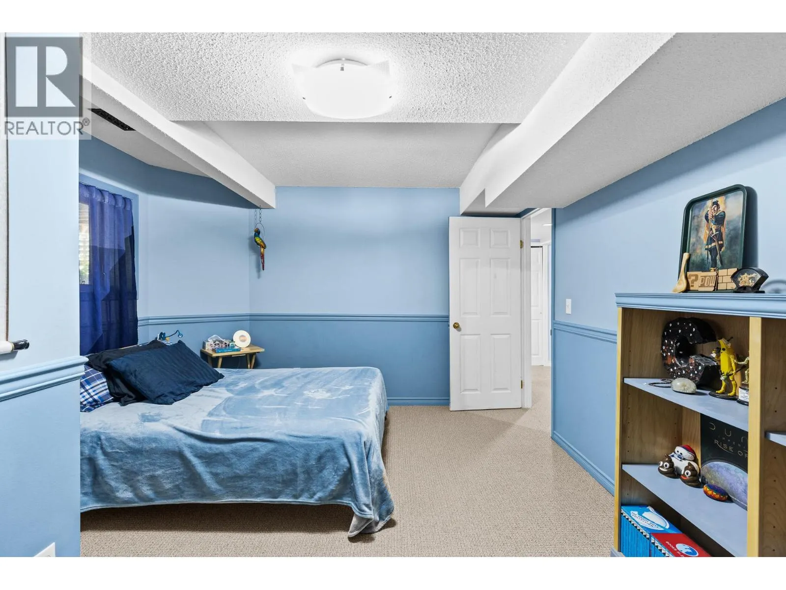 4015 Mahonia Drive