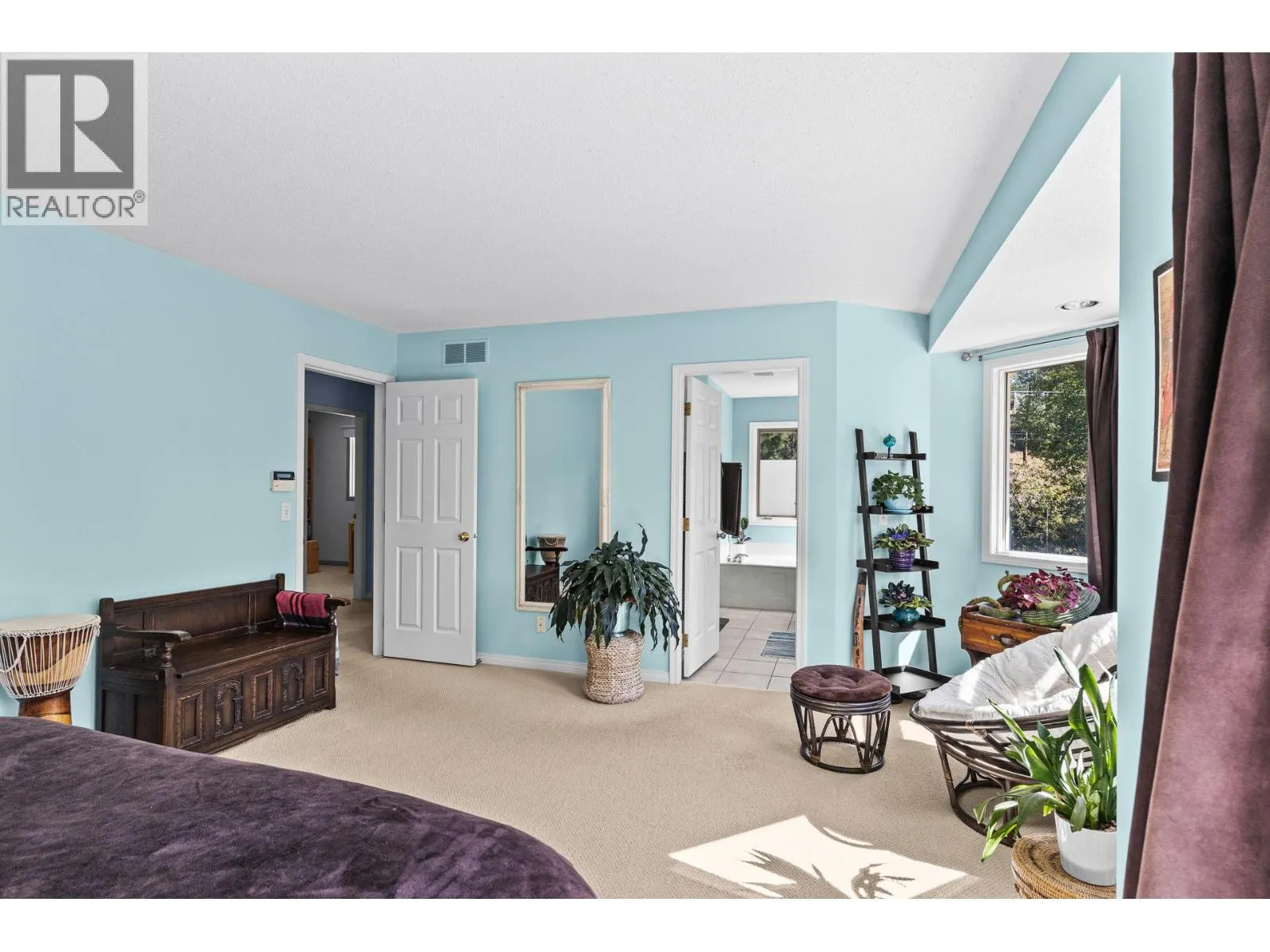 4015 Mahonia Drive