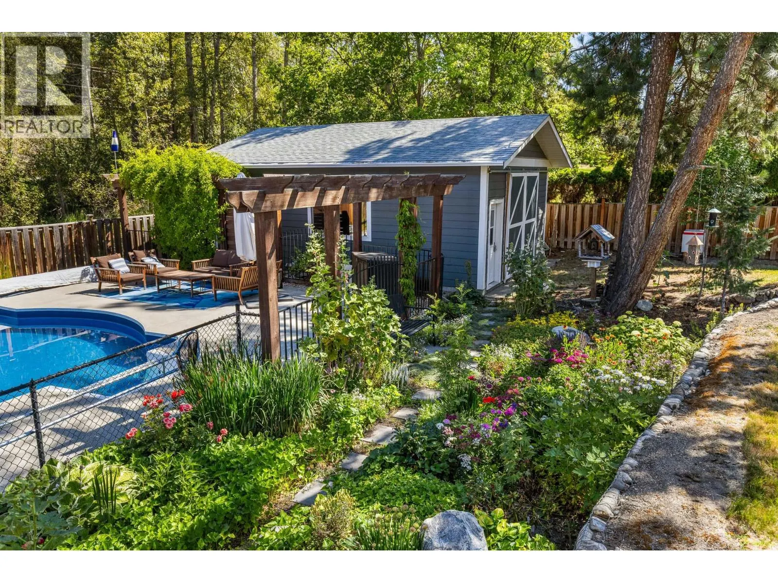 4015 Mahonia Drive