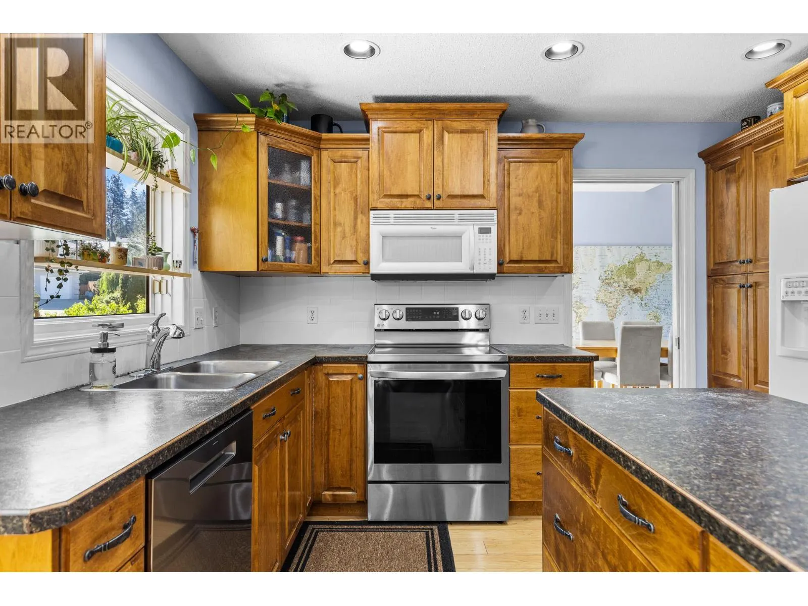 4015 Mahonia Drive