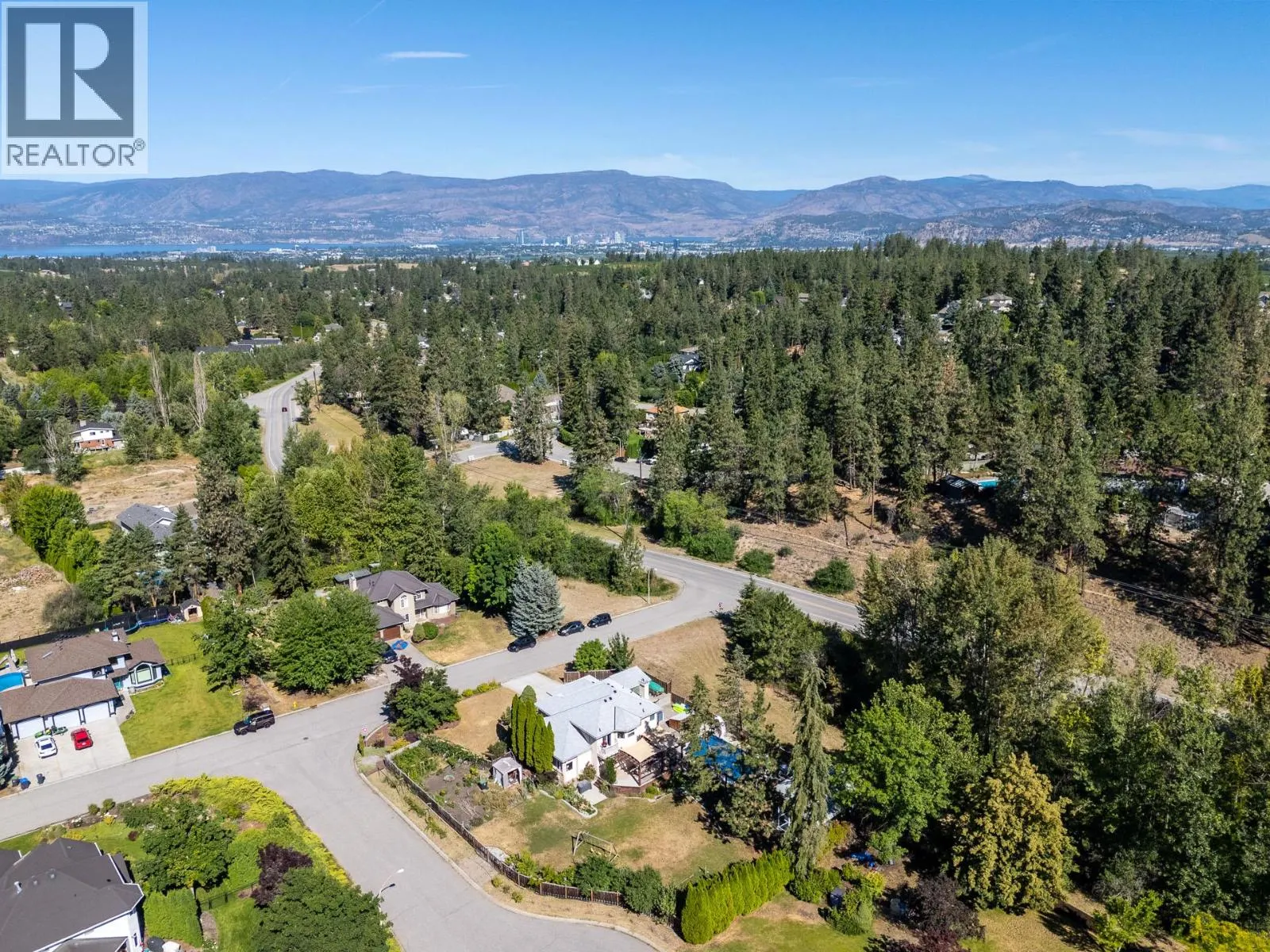 4015 Mahonia Drive