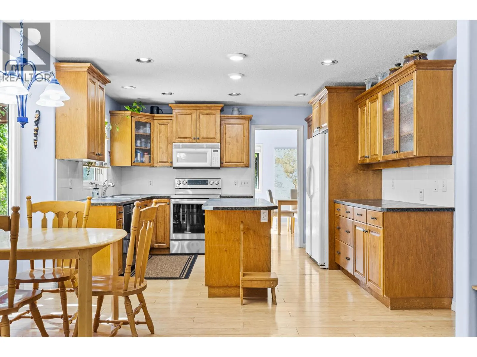 4015 Mahonia Drive