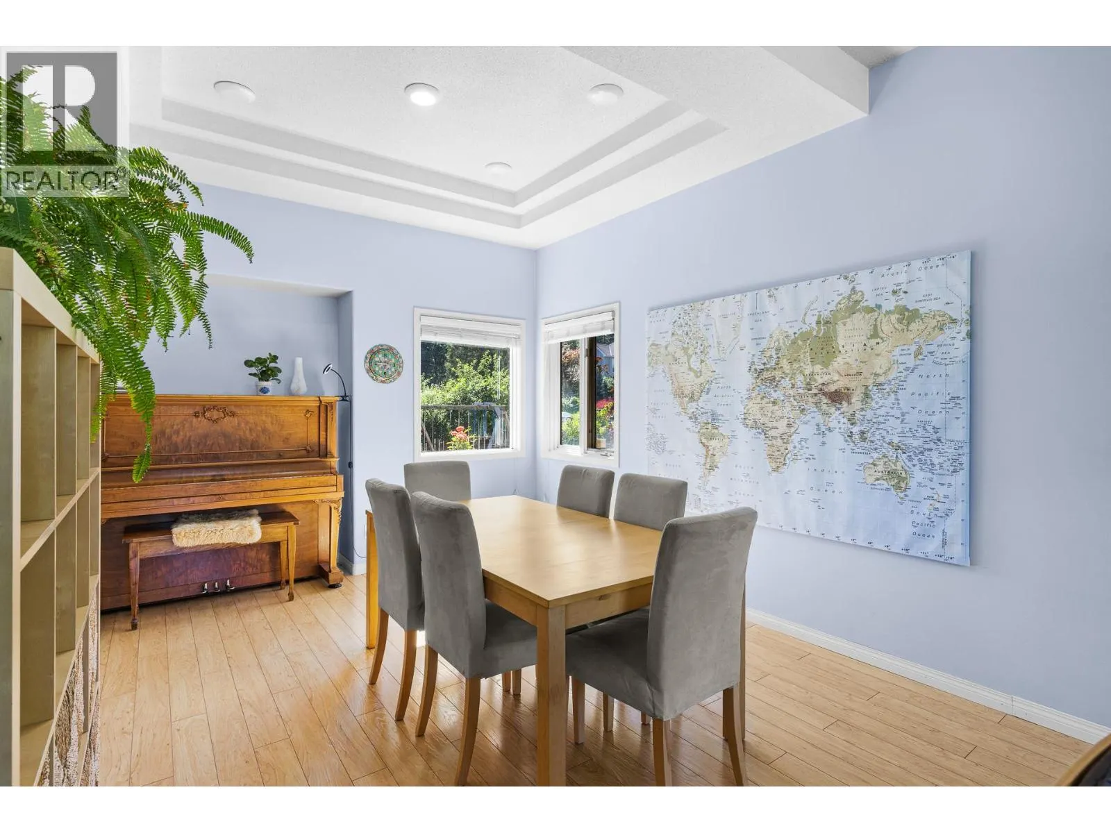 4015 Mahonia Drive
