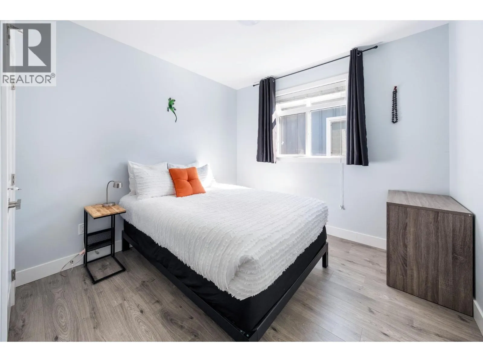 825 Cadder Avenue Unit# 4