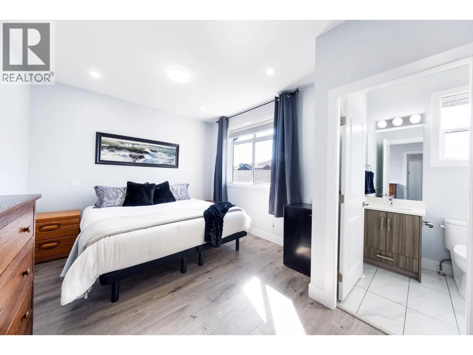 825 Cadder Avenue Unit# 4