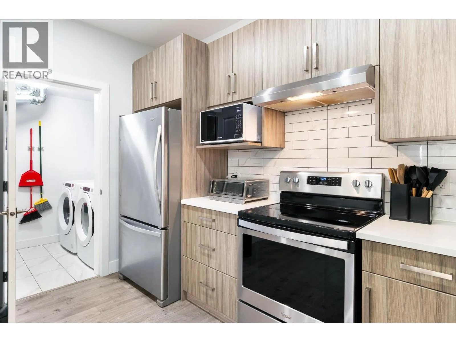 825 Cadder Avenue Unit# 4