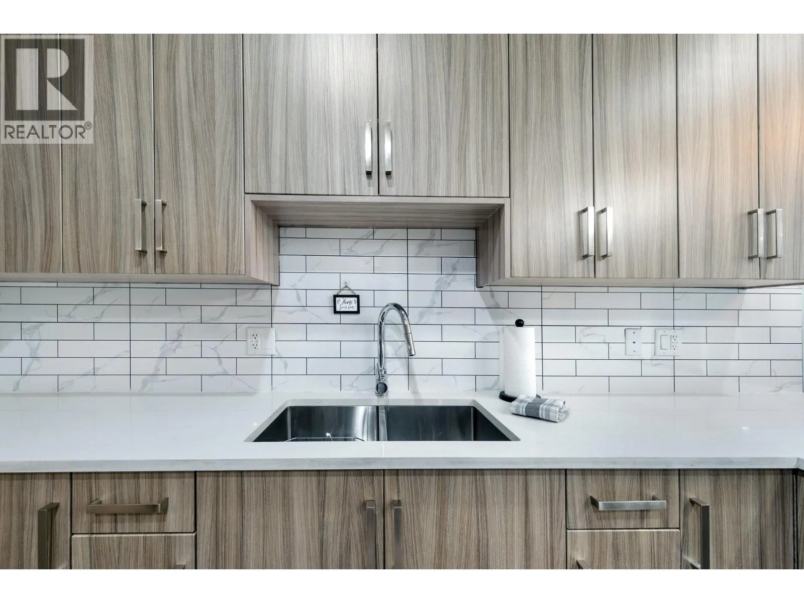 825 Cadder Avenue Unit# 4