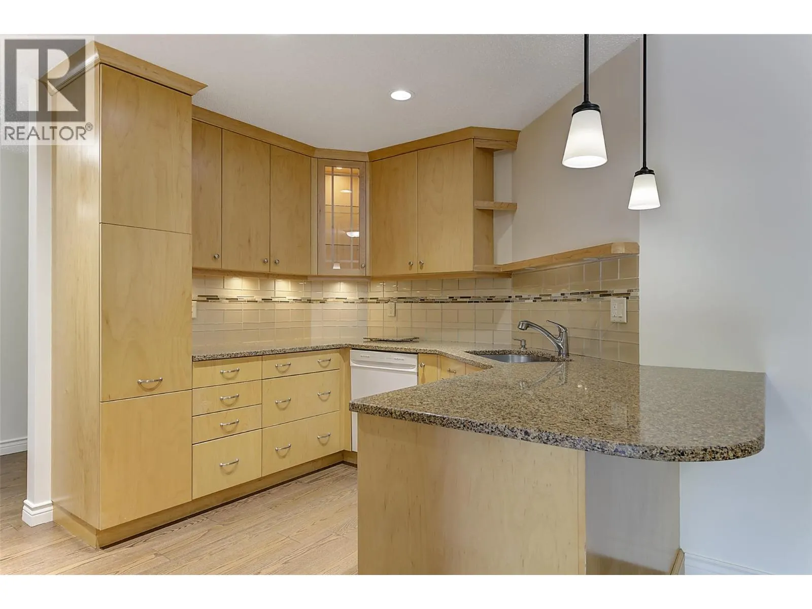 983 Bernard Avenue Unit# 206