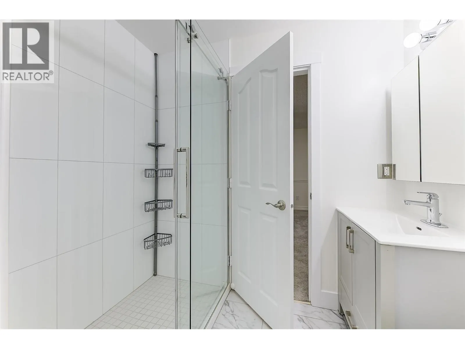 983 Bernard Avenue Unit# 206