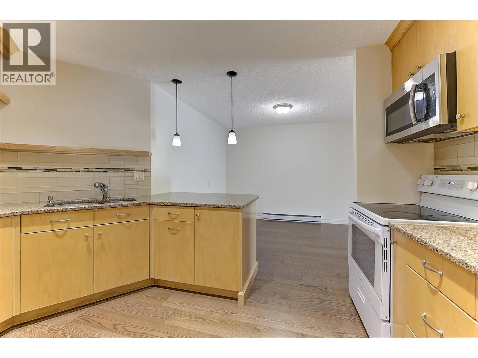 983 Bernard Avenue Unit# 206
