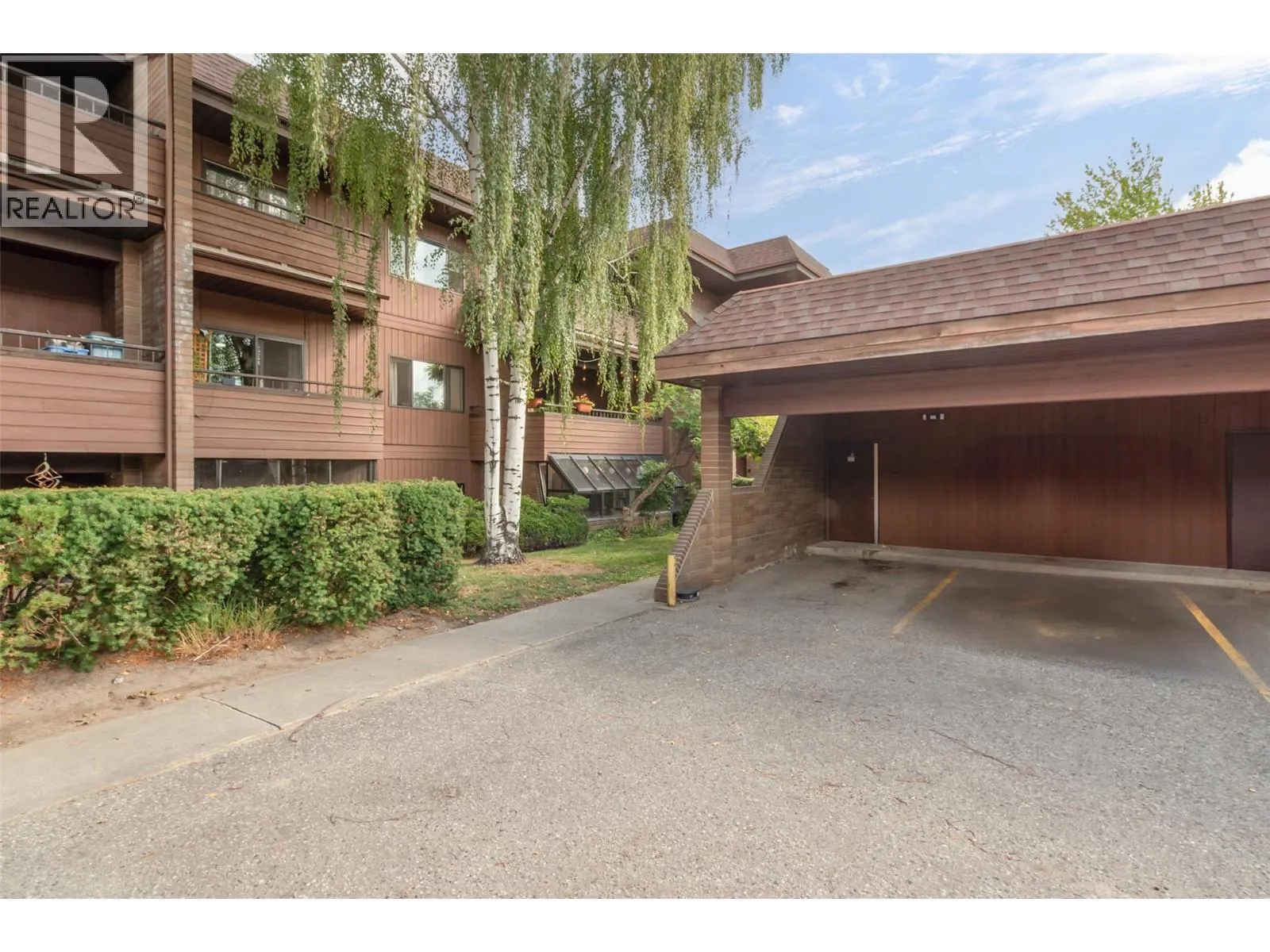 983 Bernard Avenue Unit# 206