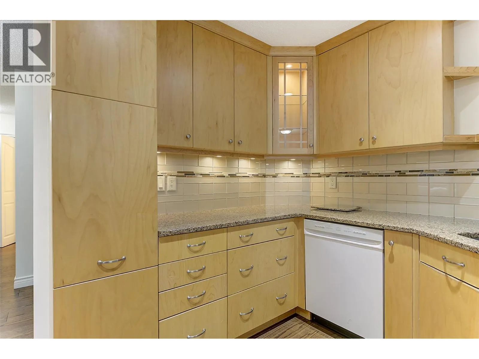 983 Bernard Avenue Unit# 206