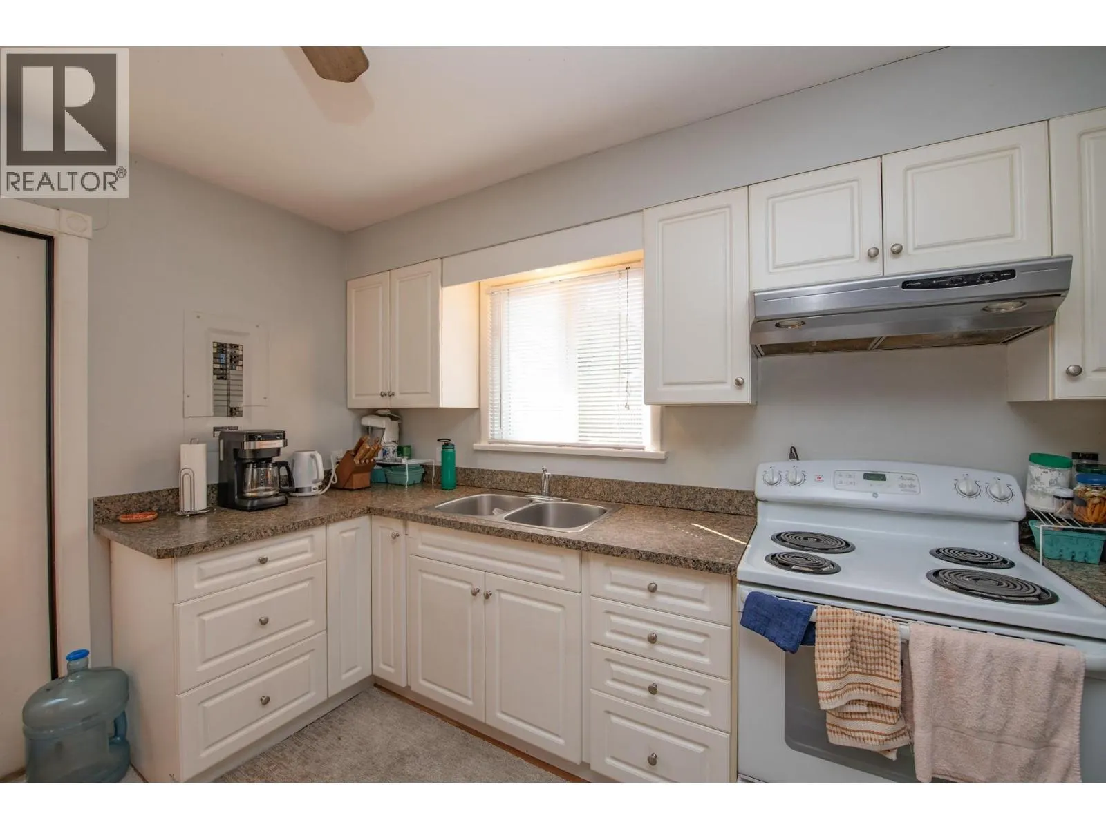 3908 Pleasant Valley Road