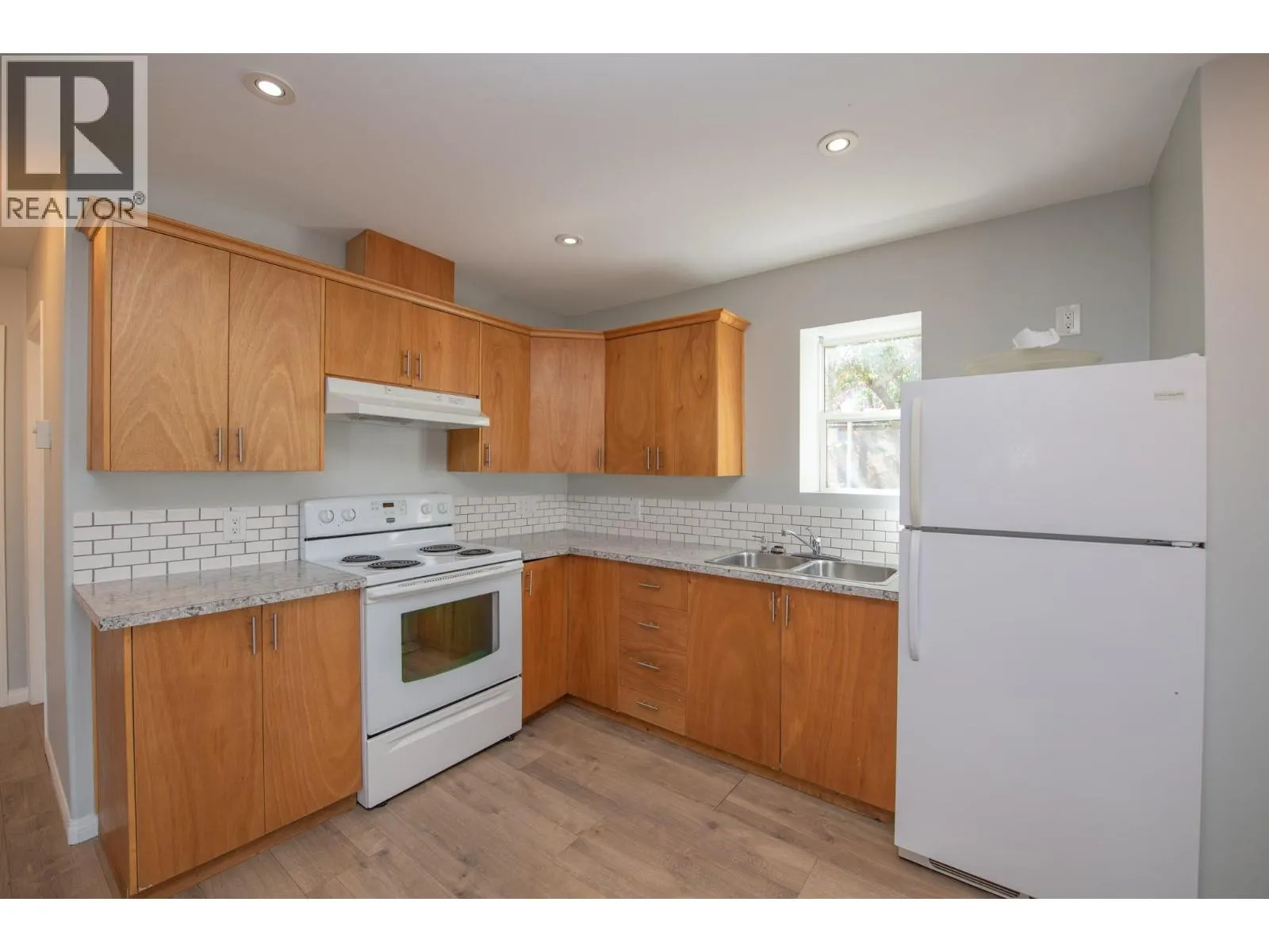 3908 Pleasant Valley Road