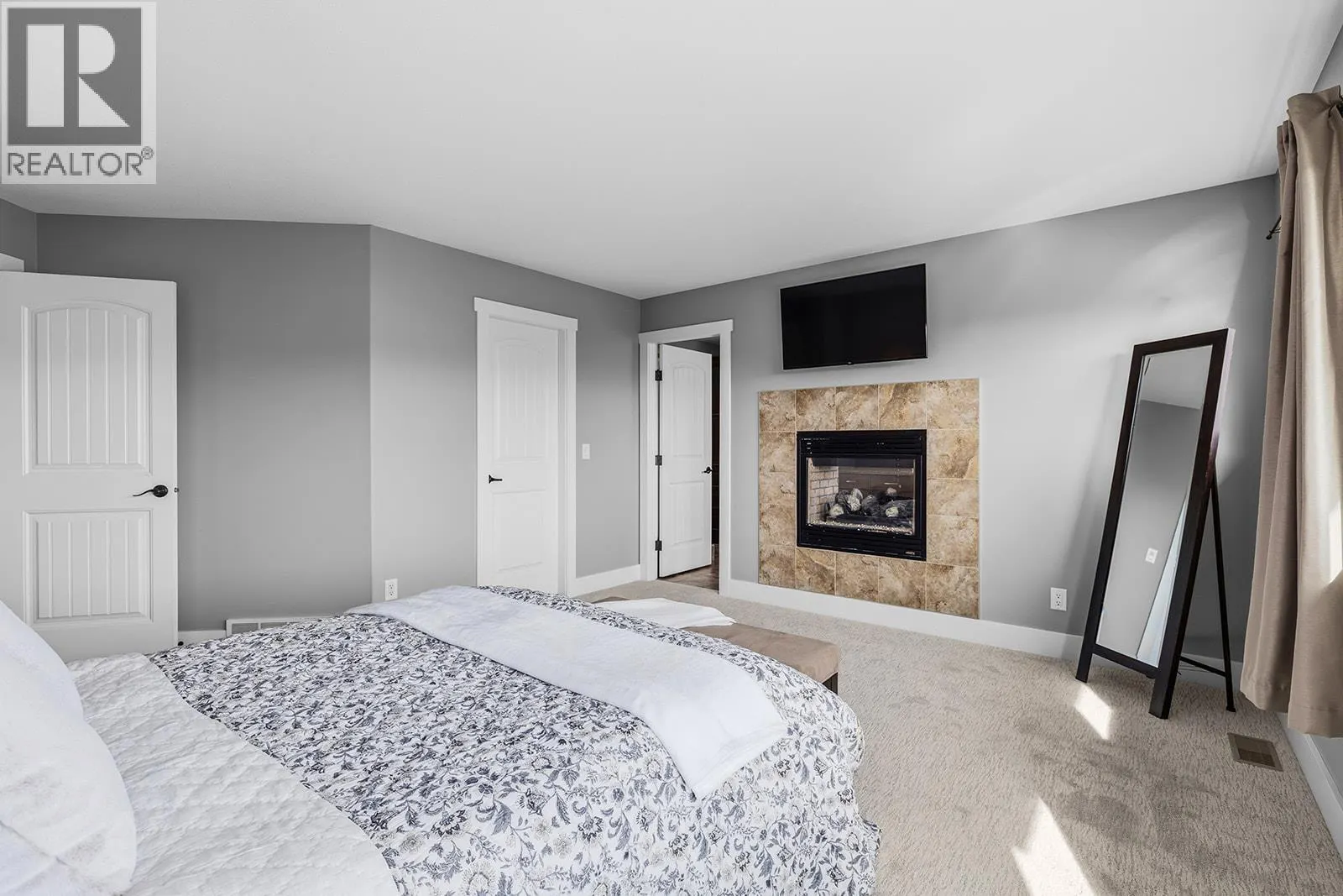 3162 Saddleback Place