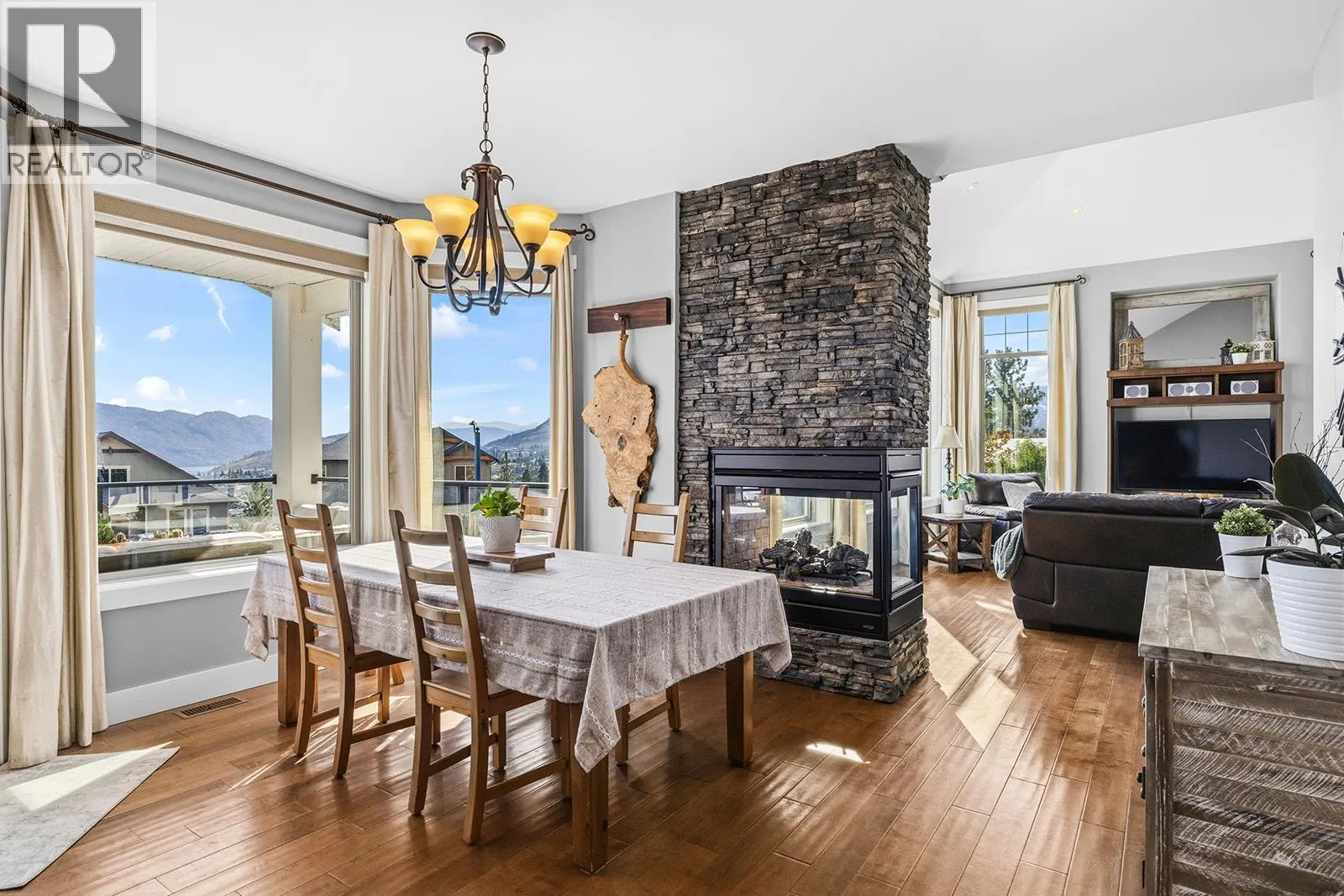 3162 Saddleback Place