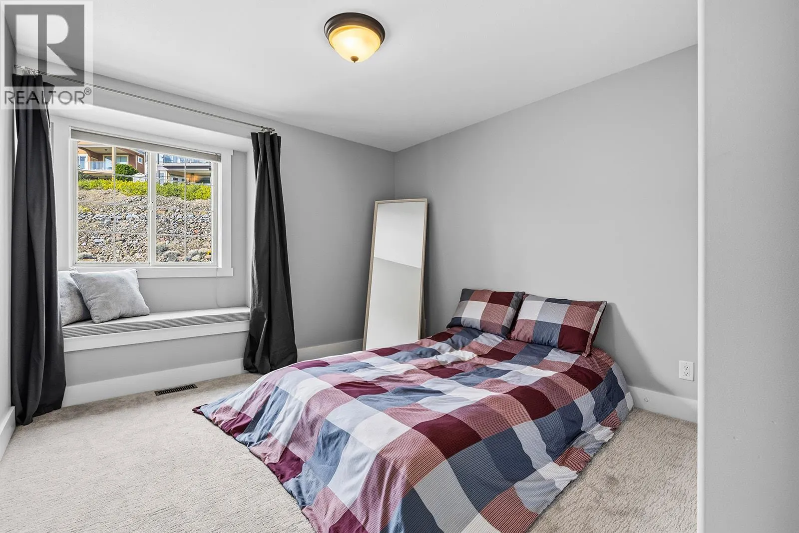 3162 Saddleback Place
