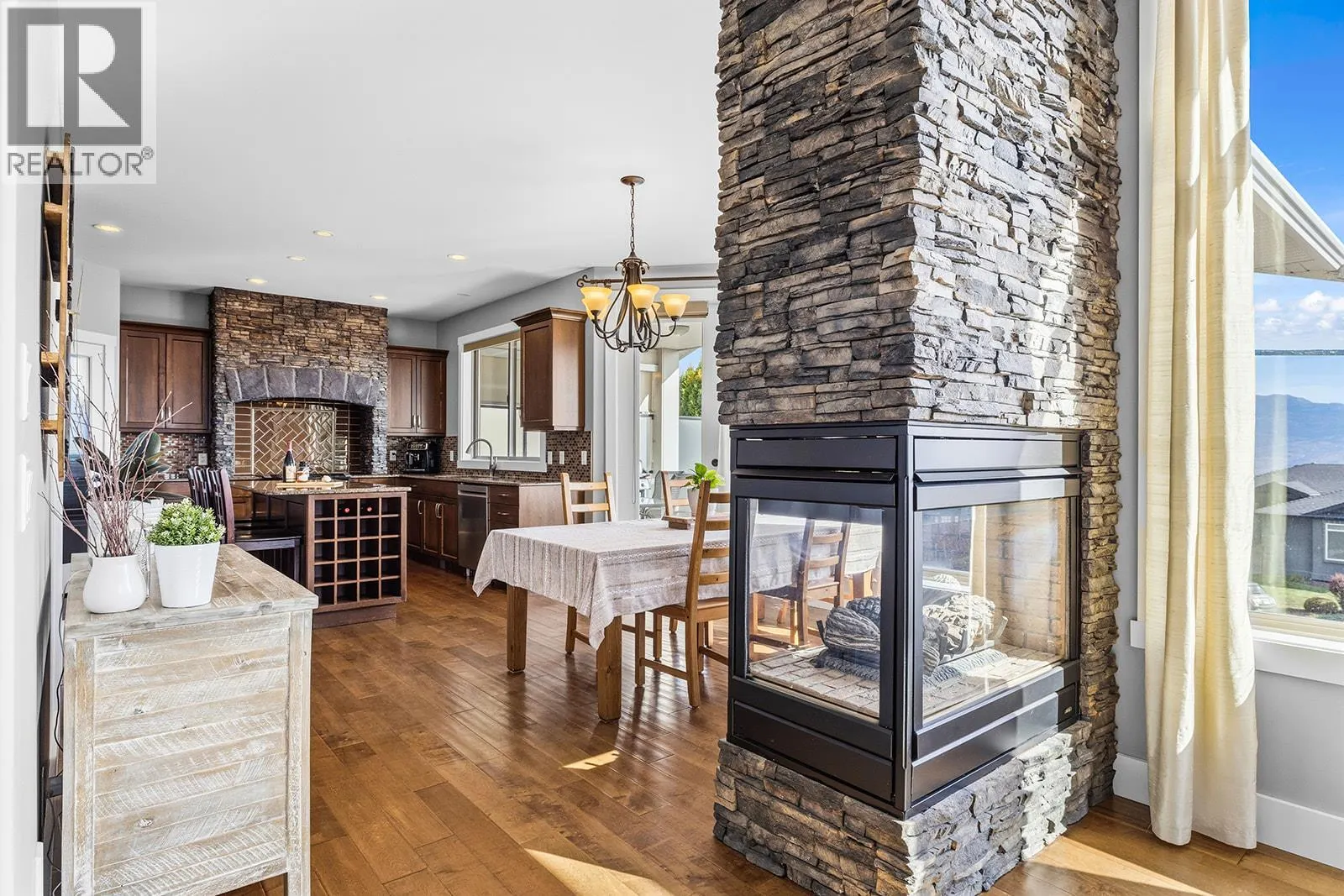 3162 Saddleback Place