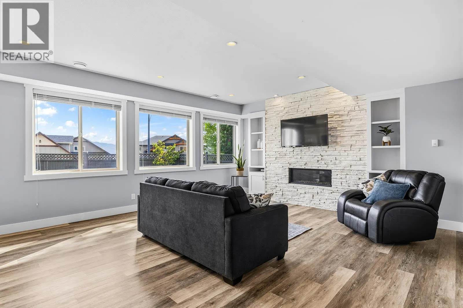 3162 Saddleback Place