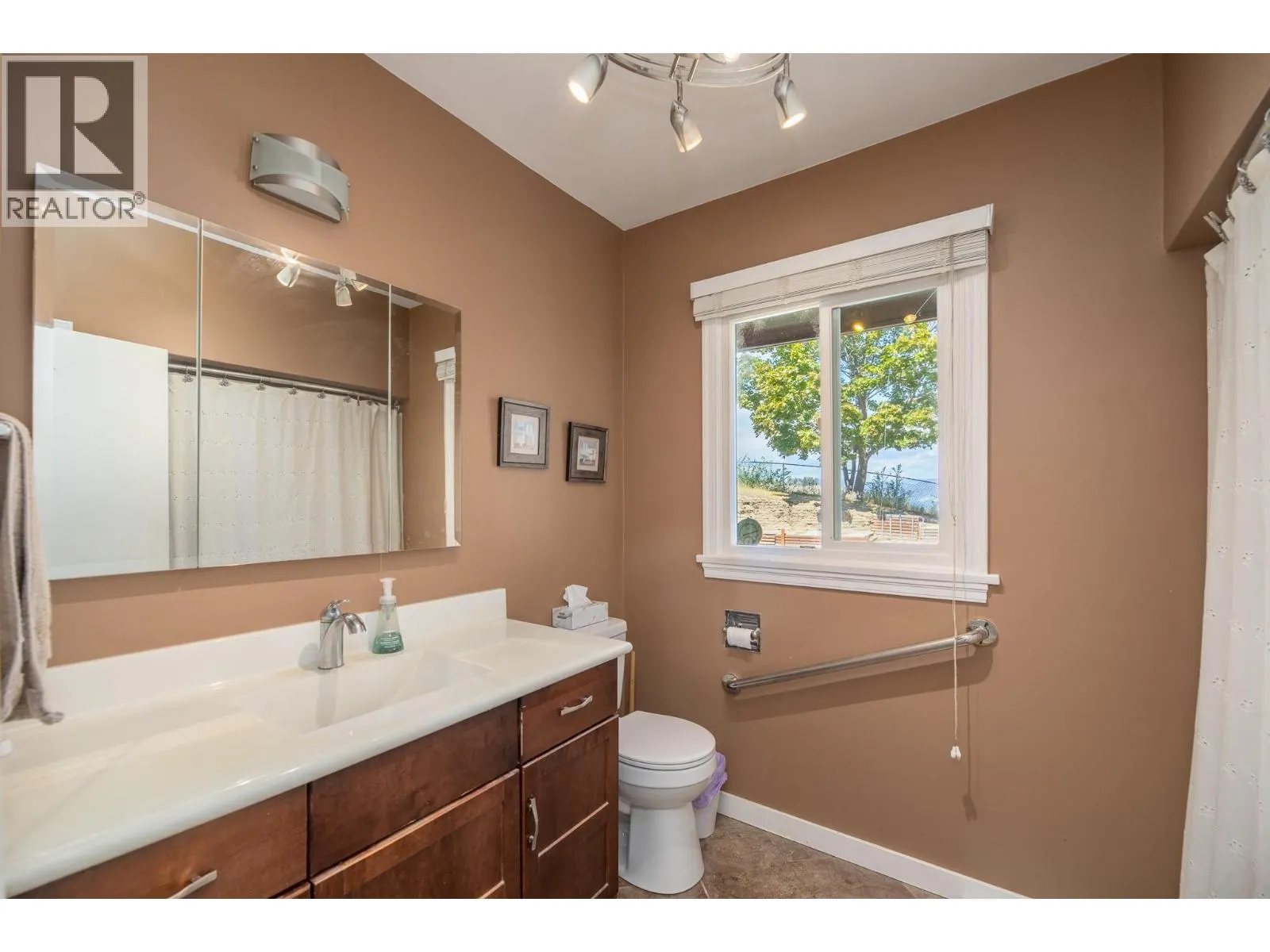 14602 Fisher Close