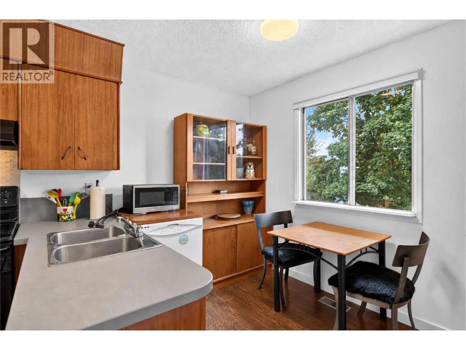1387 Gordon Drive