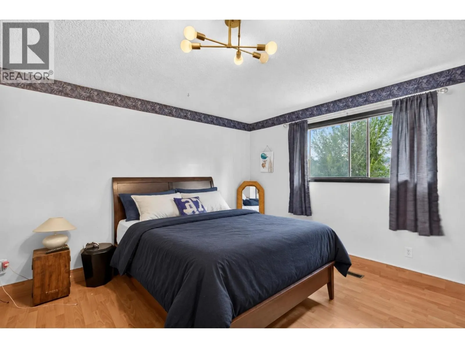 1387 Gordon Drive