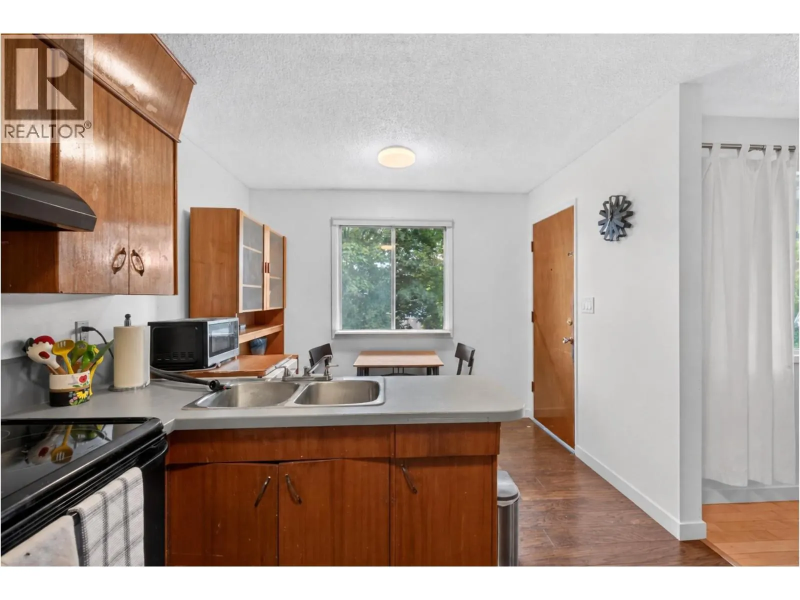 1387 Gordon Drive