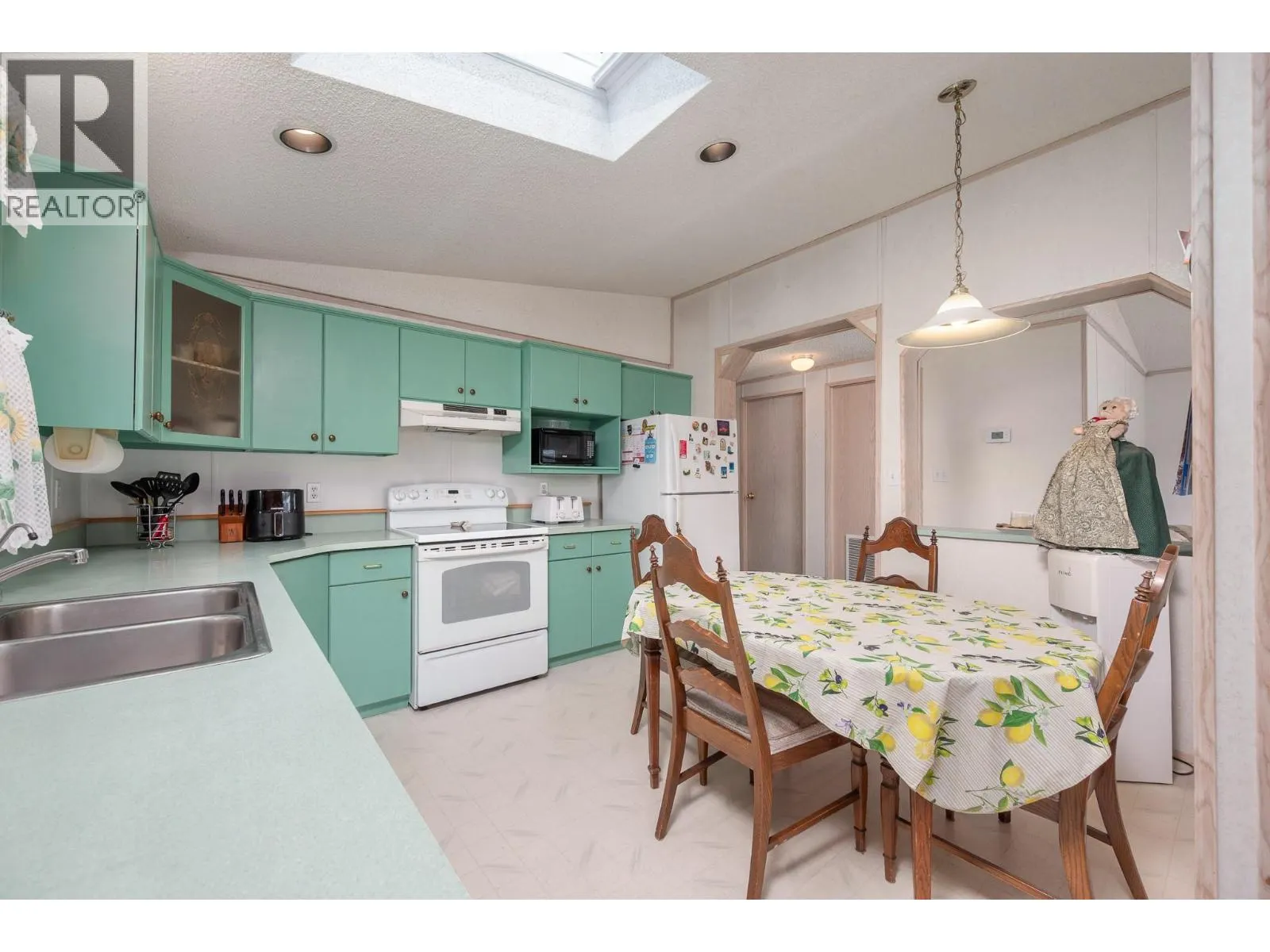 1600 43 Avenue Unit# 27