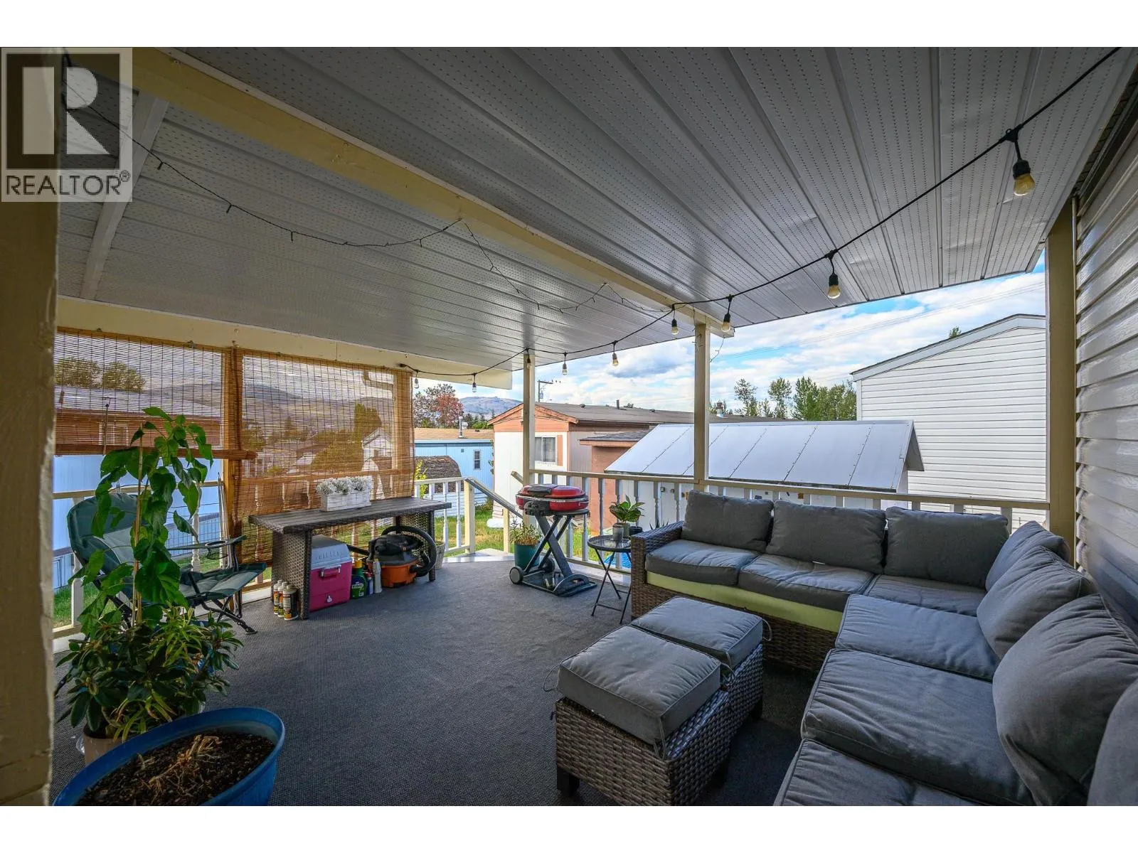 1600 43 Avenue Unit# 27
