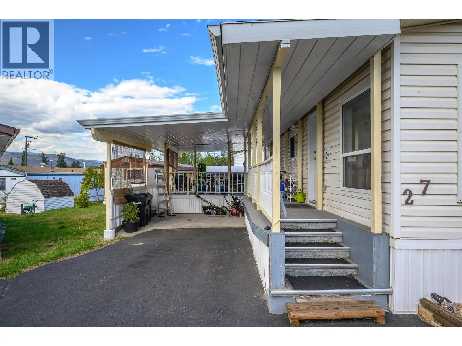 1600 43 Avenue Unit# 27