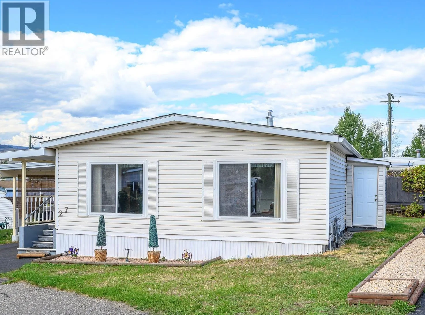 1600 43 Avenue Unit# 27