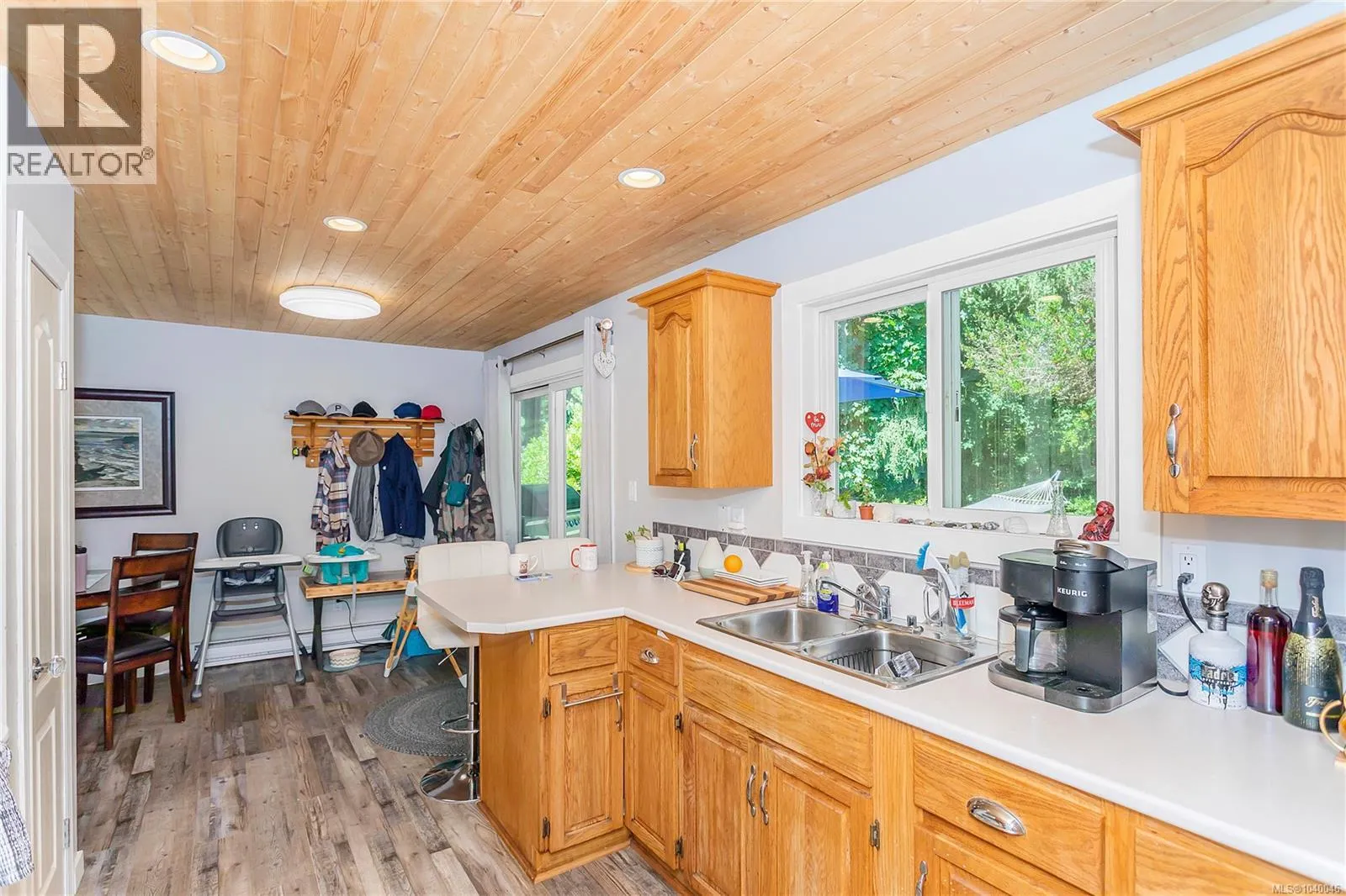 7 4604 Hammond Bay Rd