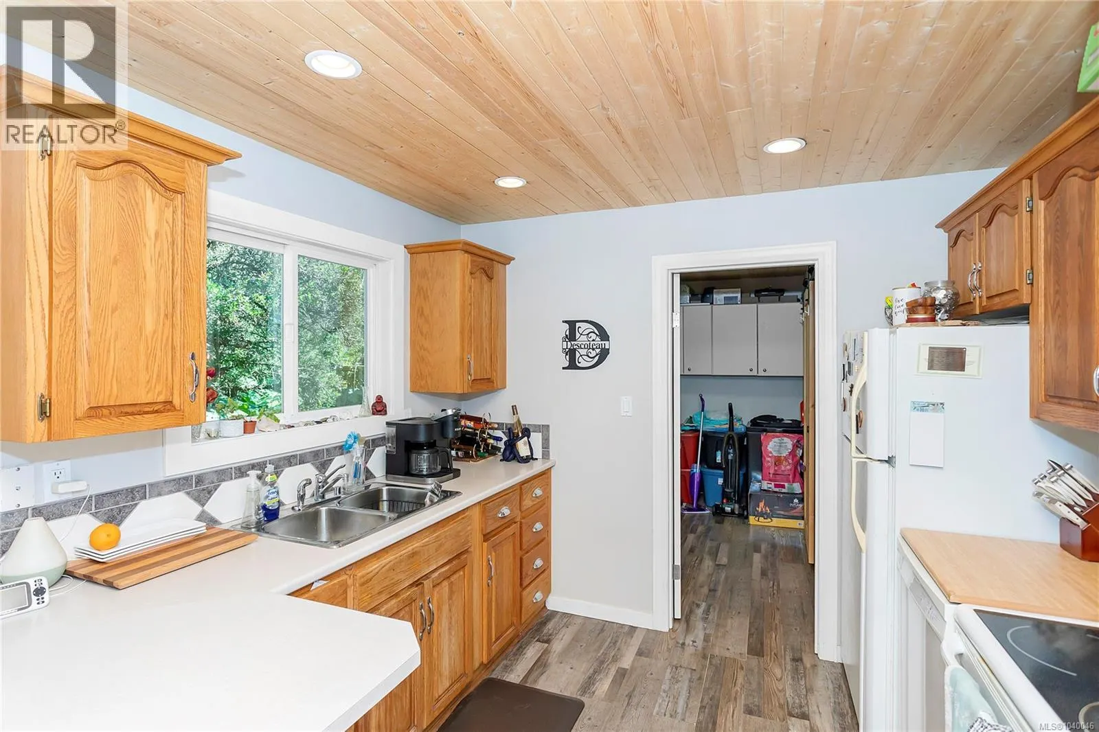 7 4604 Hammond Bay Rd