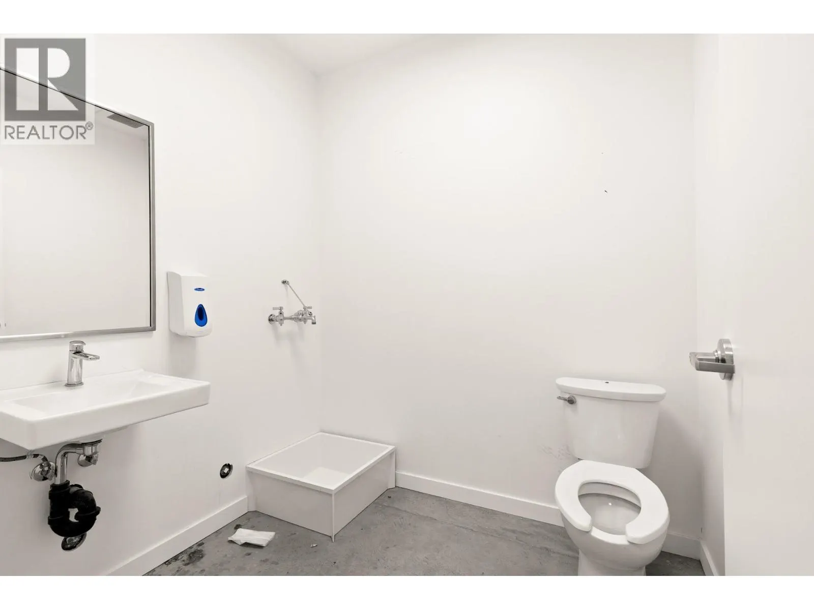 880 Clement Avenue Unit# 205