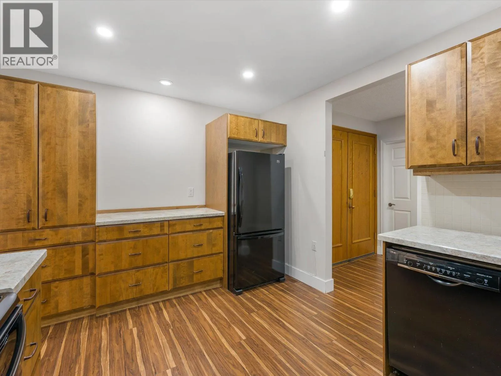 539 Sutherland Avenue Unit# 106