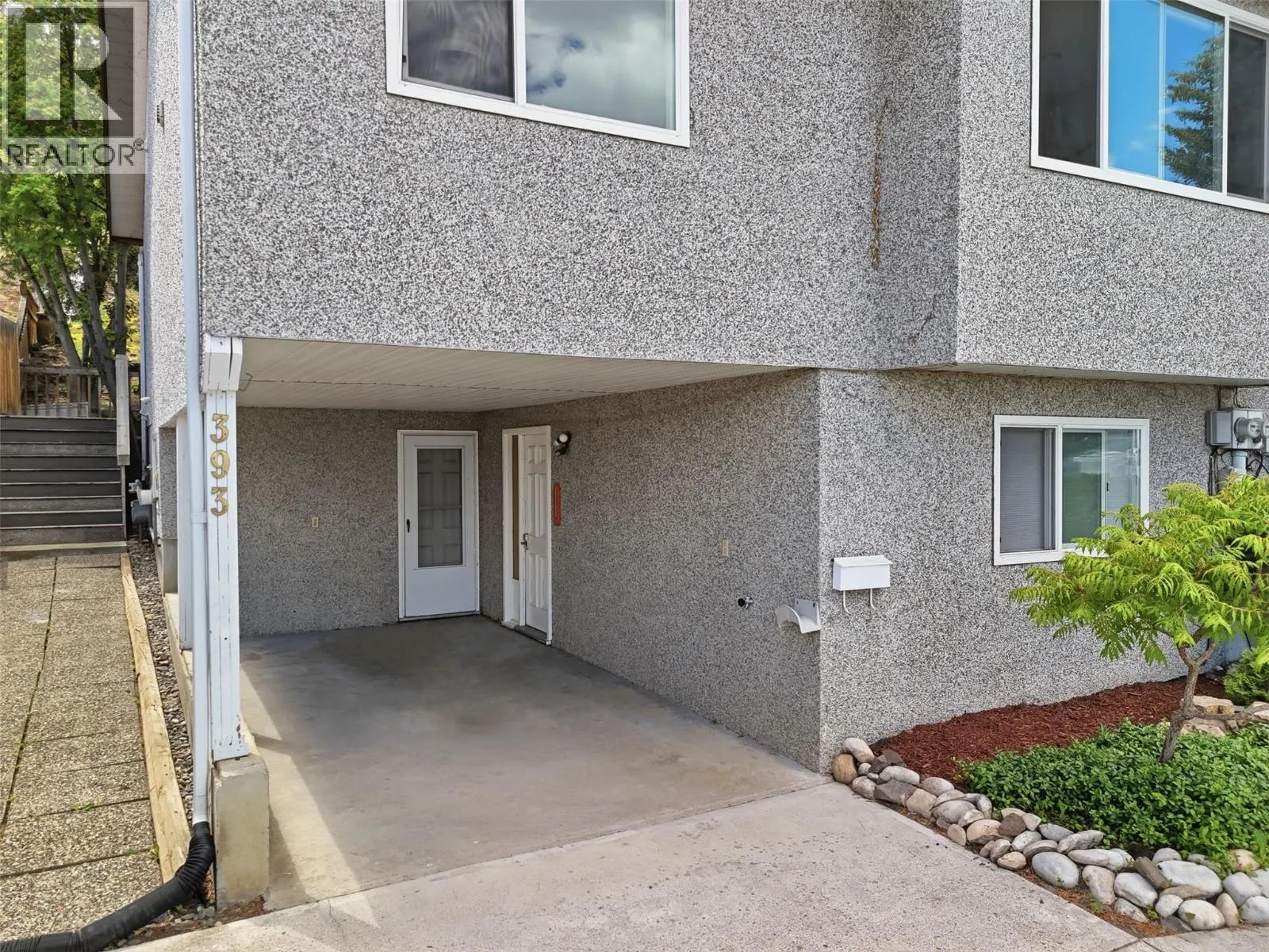 393 WADDINGTON Drive