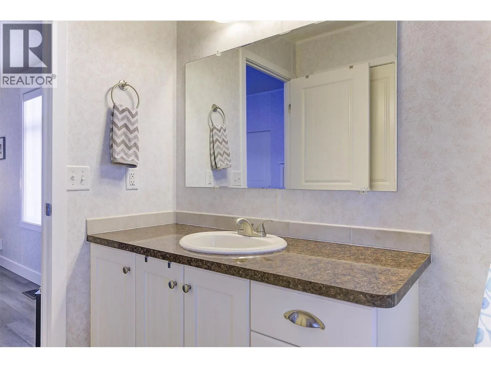 2440 Old Okanagan Highway Unit# 1304