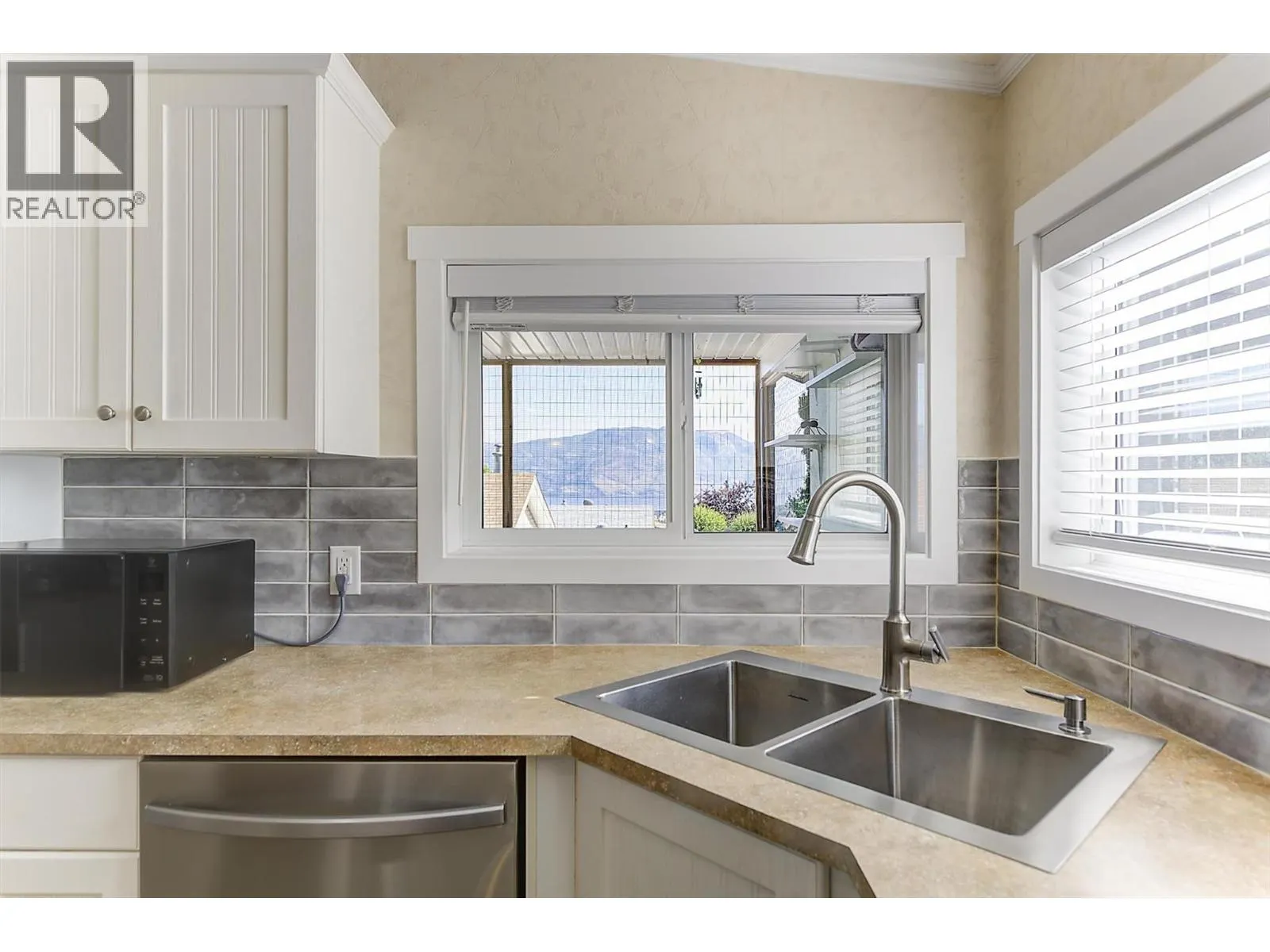 2440 Old Okanagan Highway Unit# 1304