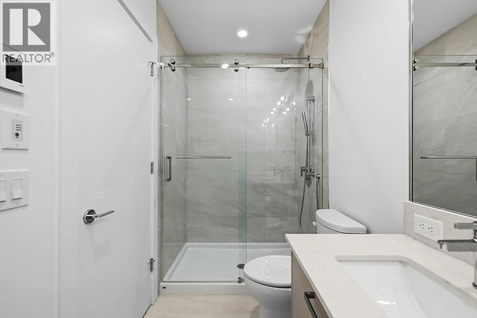 3300 Lakeshore Drive Unit# 1101
